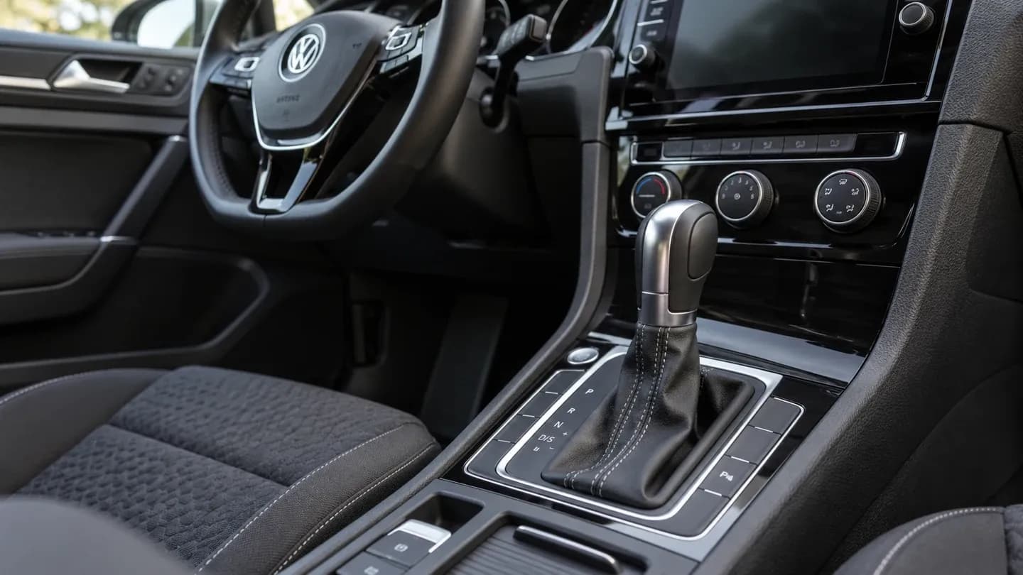Commande de boîte DSG dans une Volkswagen, illustration des vérifications de transmission